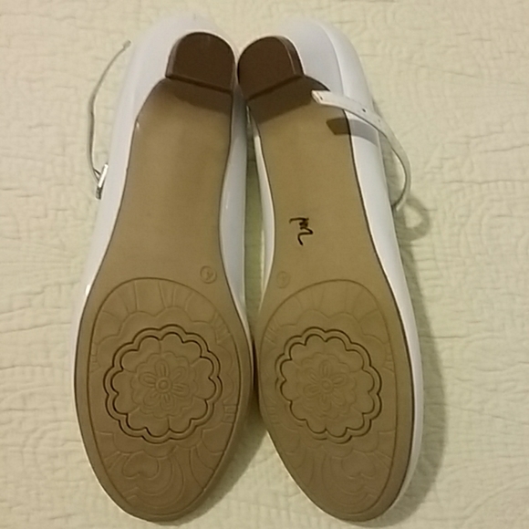 NINA GIRLS shoes plus hat, purse, and necklace - Picture 6 of 8